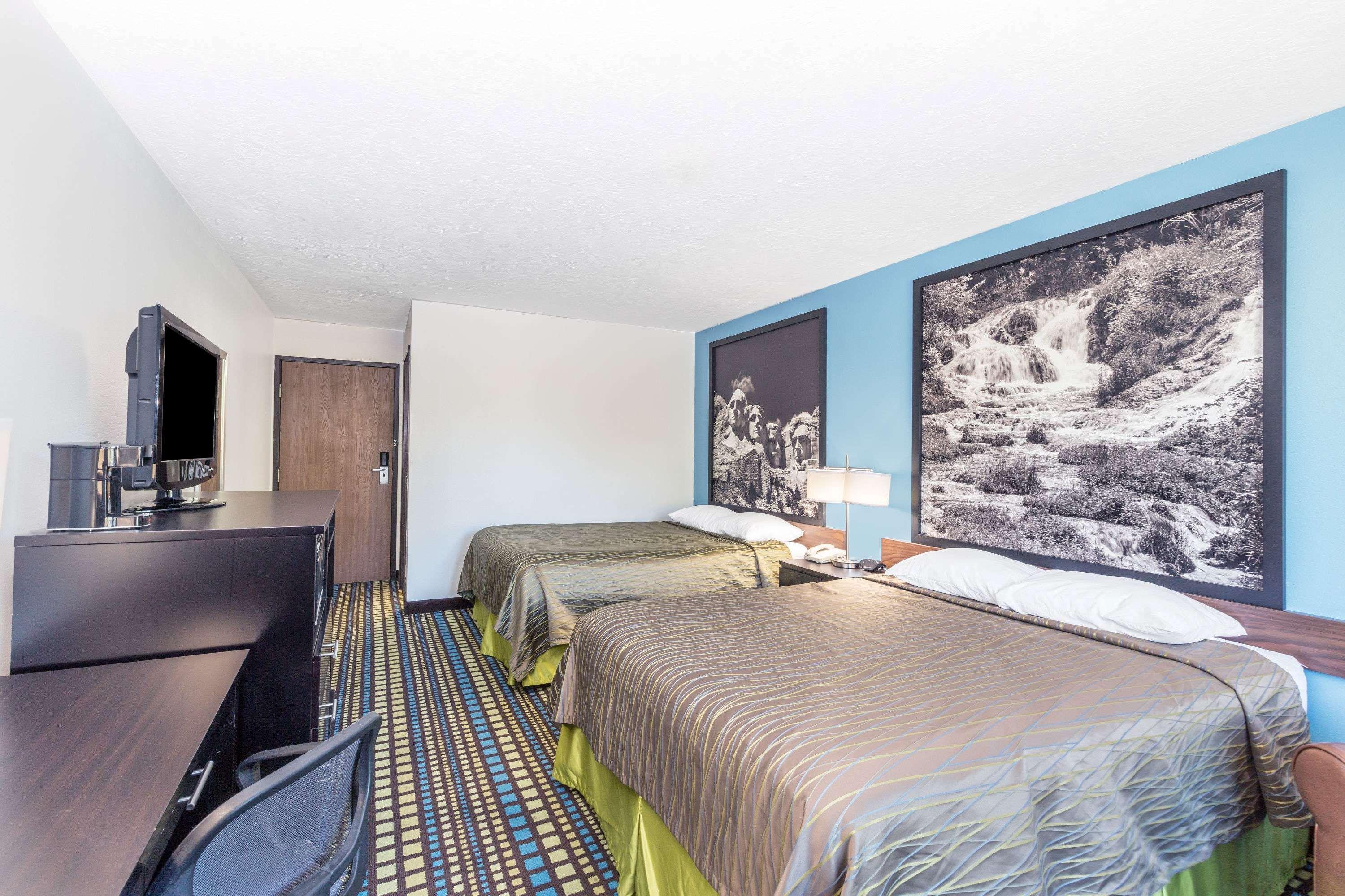 Super 8 By Wyndham North Sioux City 8/34