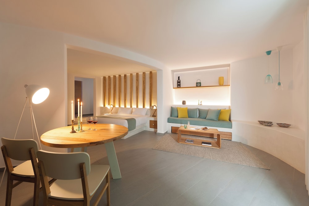 Neptune Luxury Spa Suites 41/72