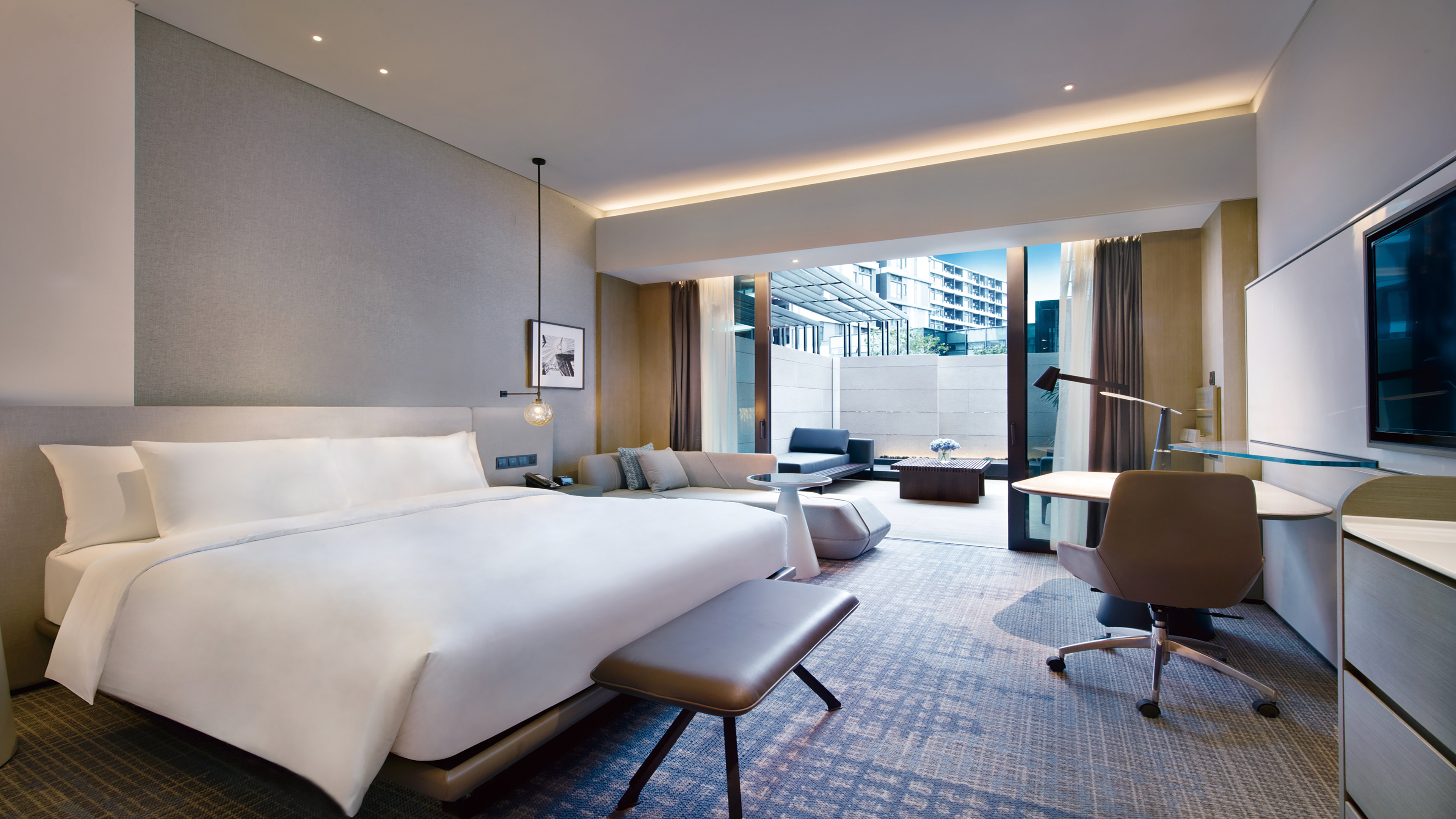 Garden, Executive, King Bed
