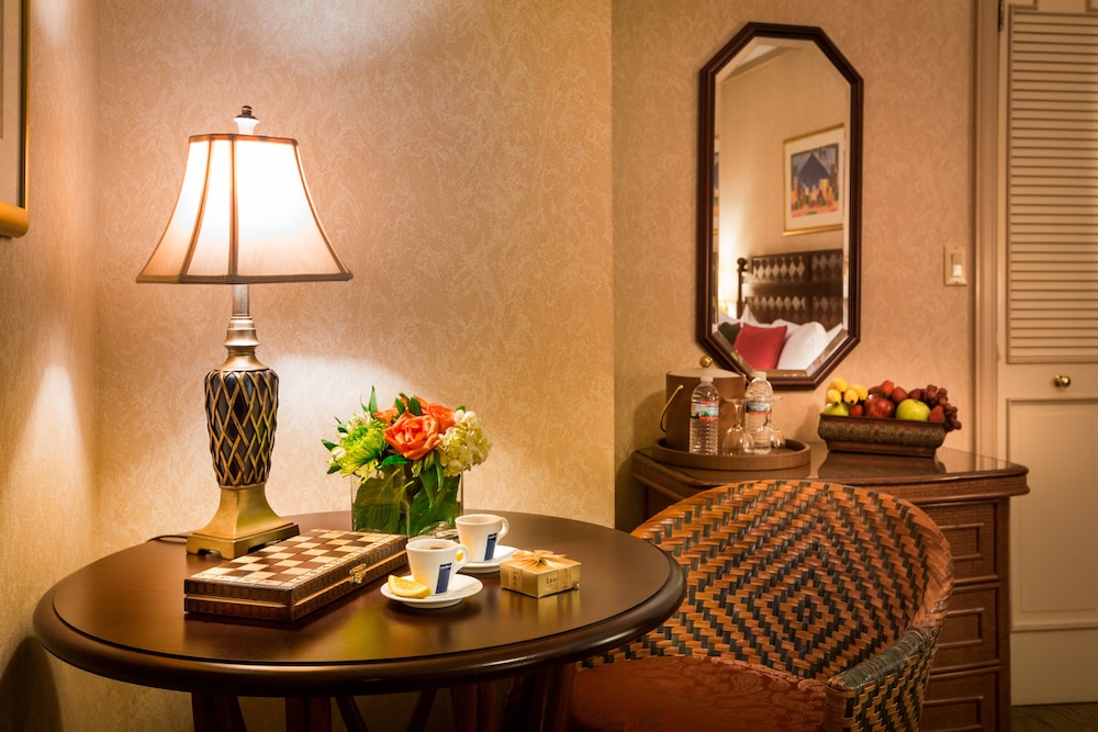 Casablanca Hotel 6/55
