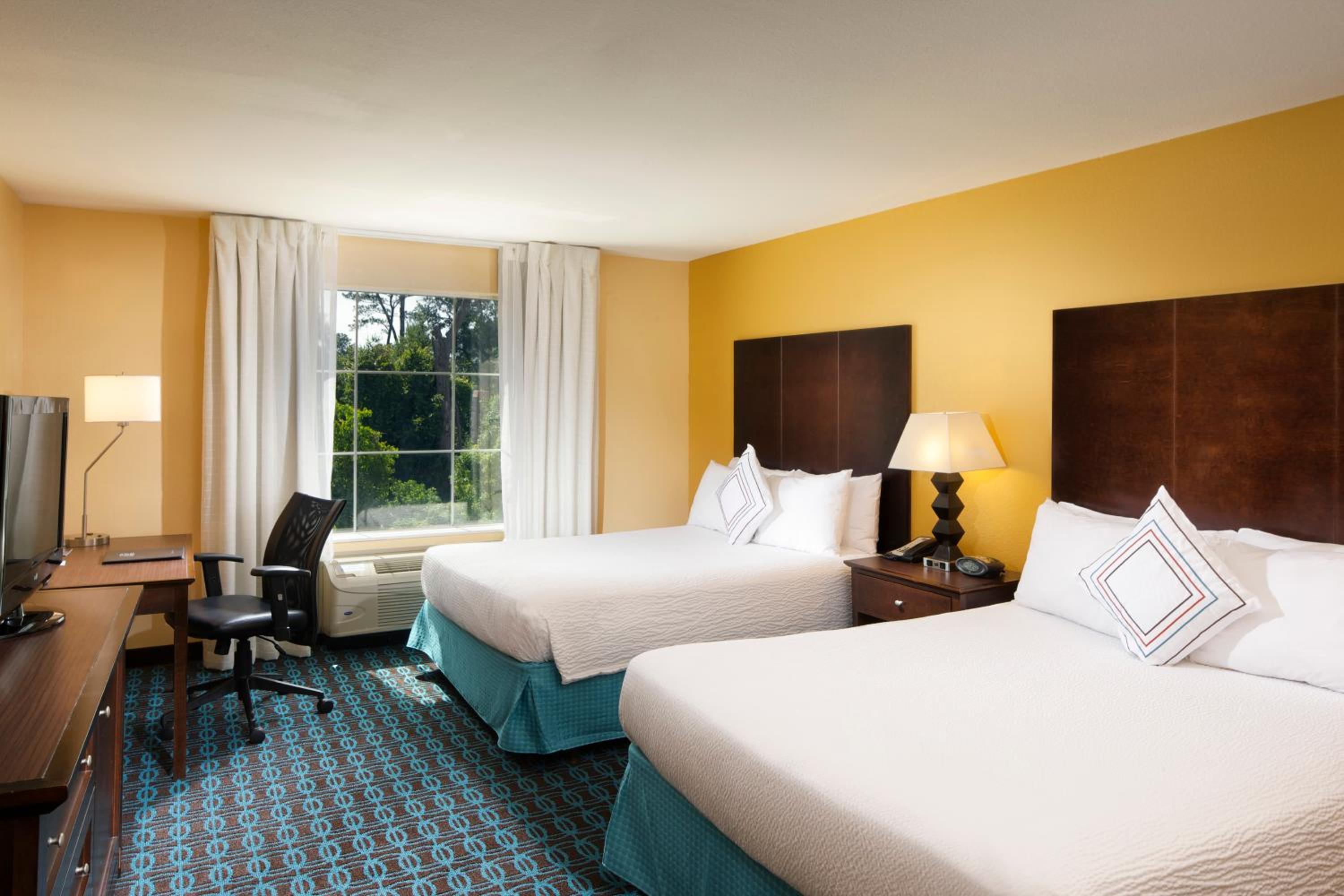Room at Fairfield Inn Suites Houston Intercontinental Airport, HOUSTON - TX