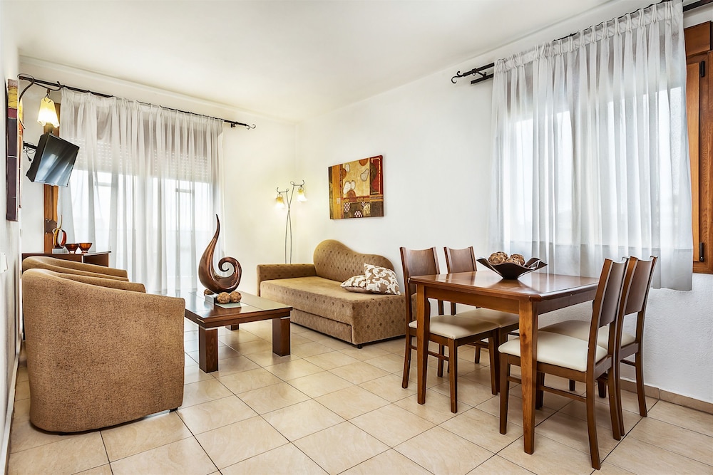 Nereides Hotel 37/49