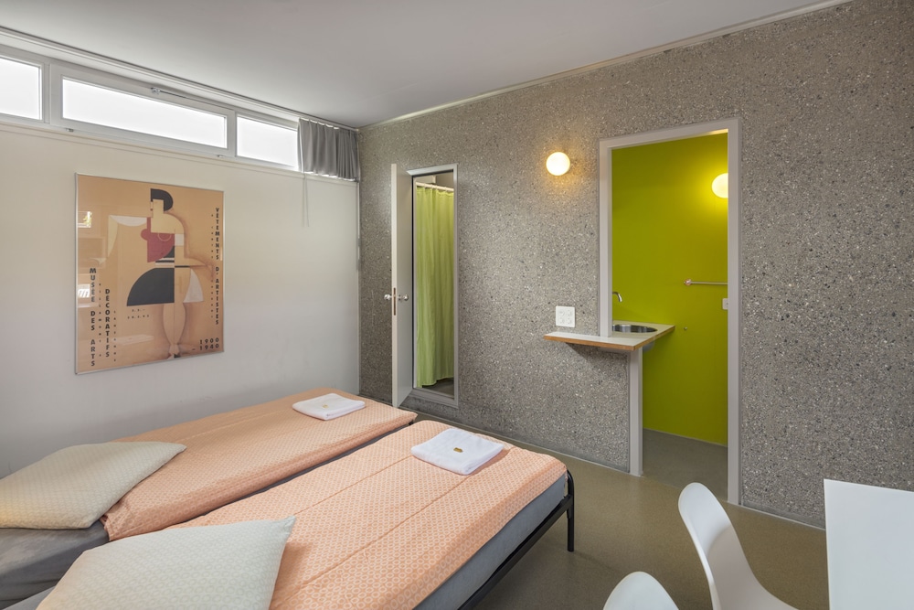 Lausanne Youth Hostel Jeunotel 10/40