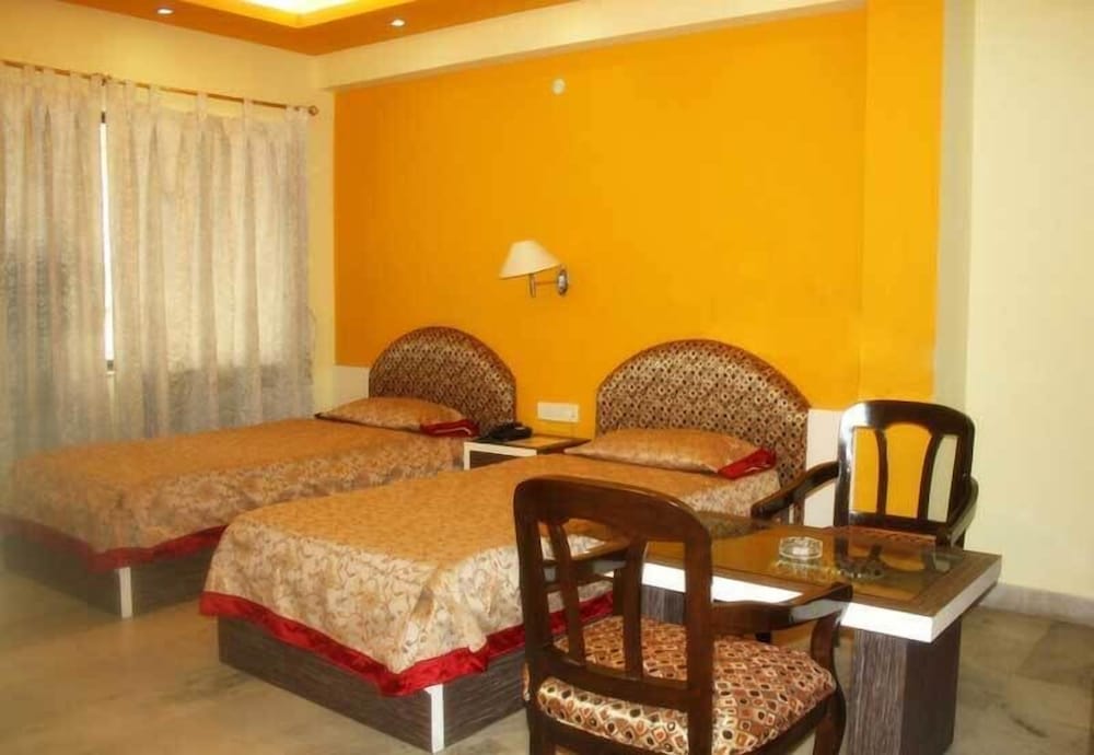 Pallavi International Hotel 15/25