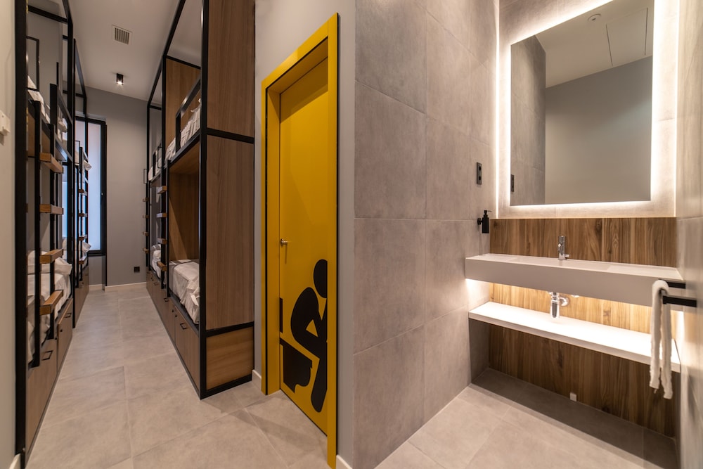 Petit Hostel 48/50
