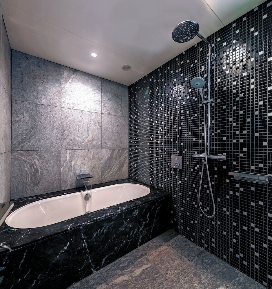 Kkr Hotel Osaka 23/60