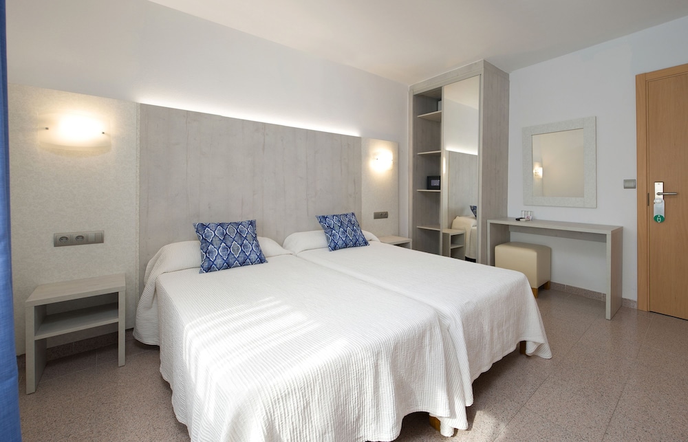 Roca Hostal 6/29