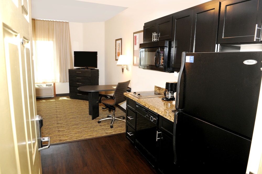 Candlewood Suites Santa Maria 42/75