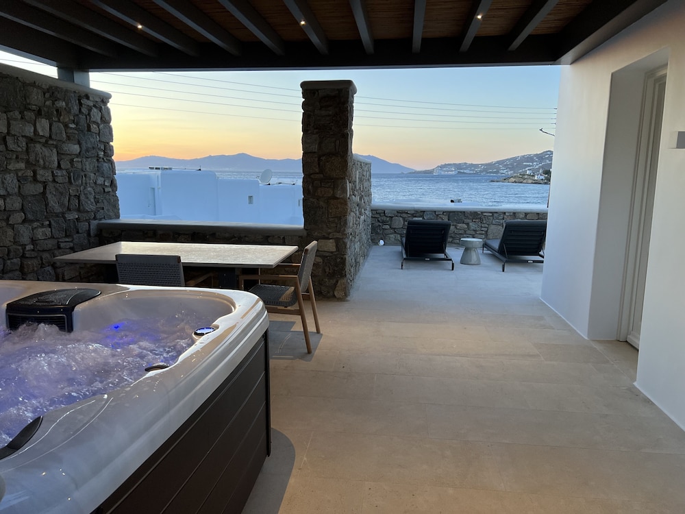 2 BEDROOMS, VILLA, 2 QUEEN BEDS, SEA VIEW, SOFA, PRIVATE POOL