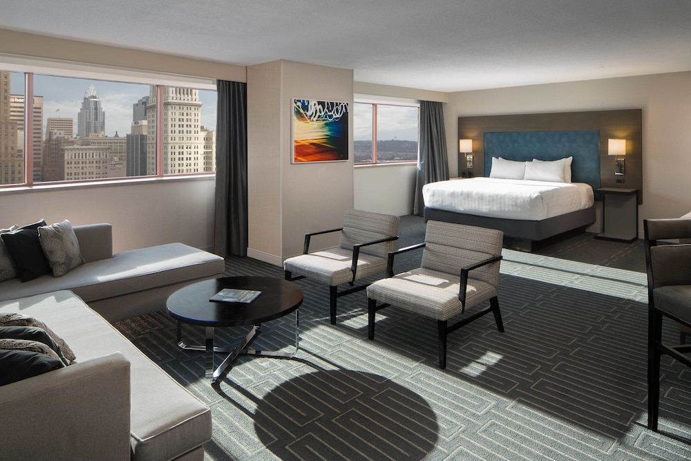 Hyatt Regency Cincinnati 30/66