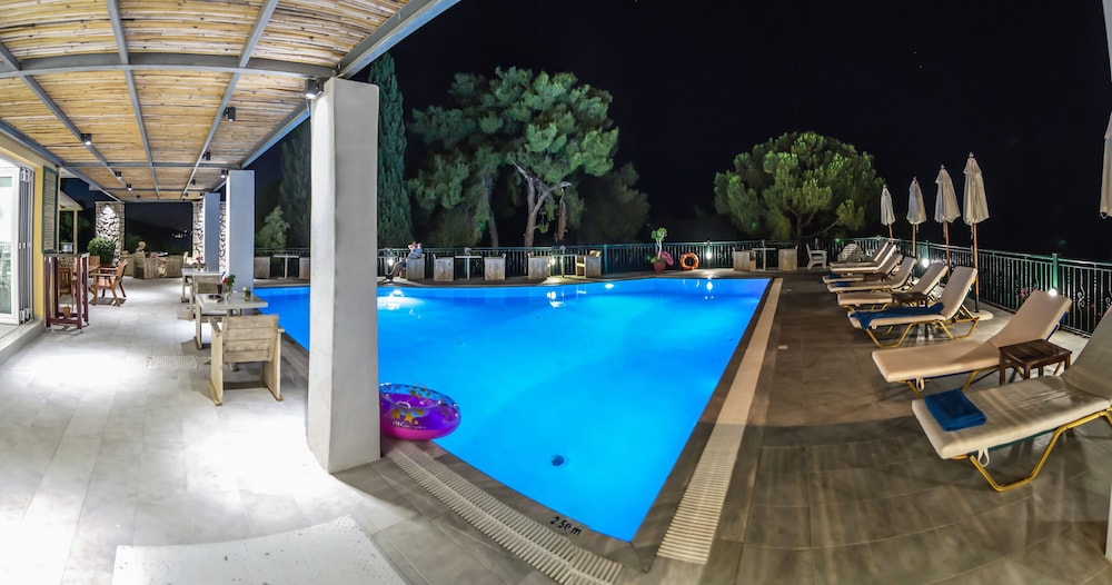 ALIKI HOTEL 49/76