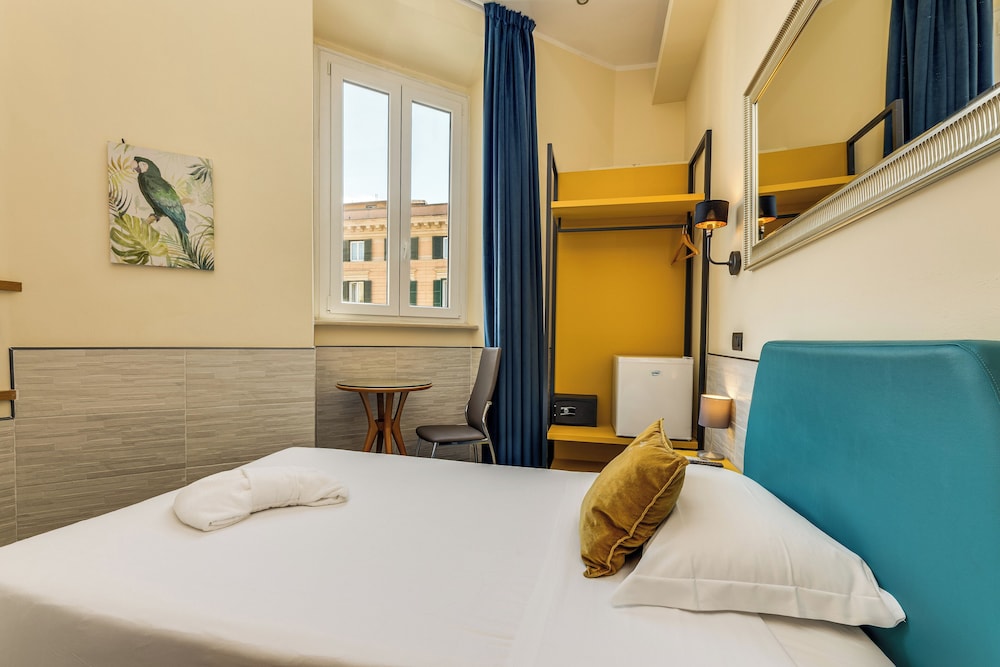SUPERIOR, SINGLE, LARGE SINGLE BED, CITY VIEW, SMALL
