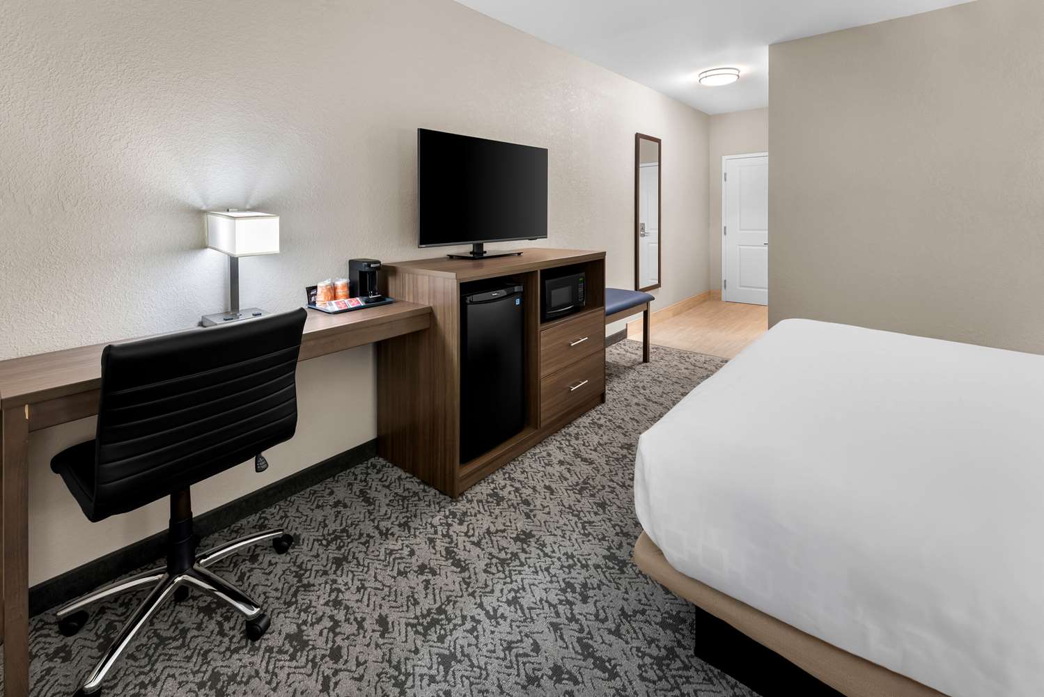 Clarion Pointe Mattoon Near University 23/27