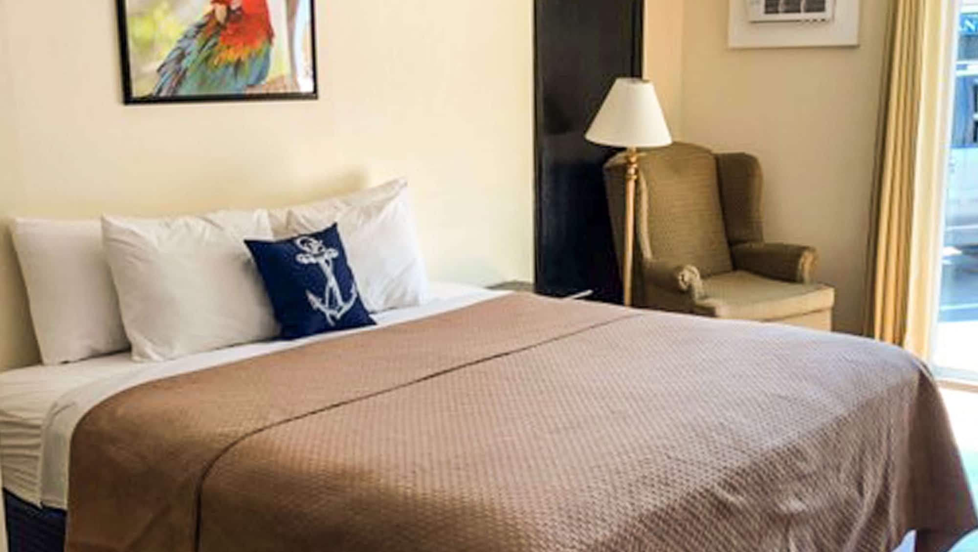 Suite, King and Queen Bed, Kitchen