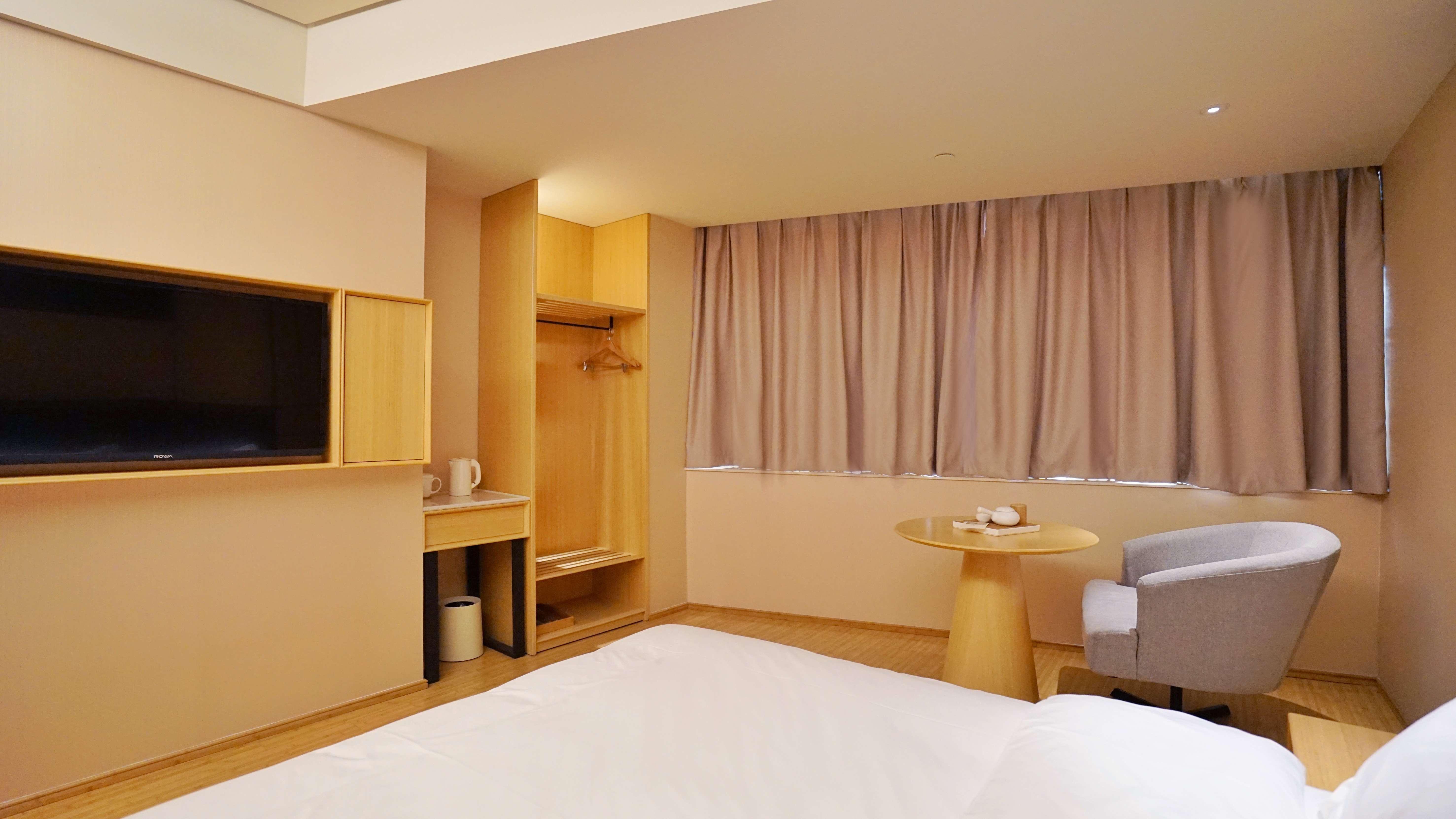 JI Hotel (Beijng Changping Longshui Road) 6/22
