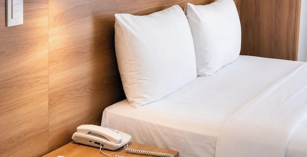 La Posada Hotel &amp; Suites 30/68