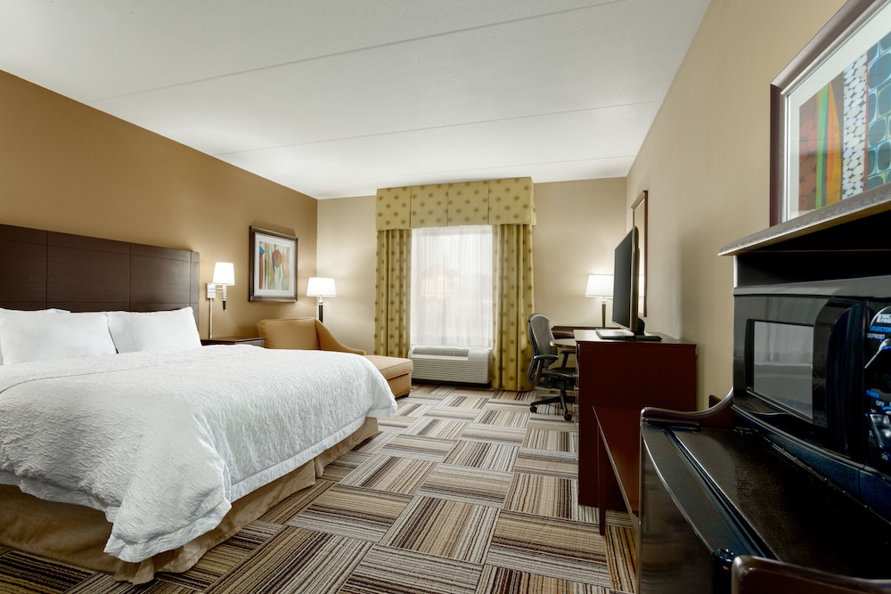 Hampton Inn and Suites Laurel, MS 16/45