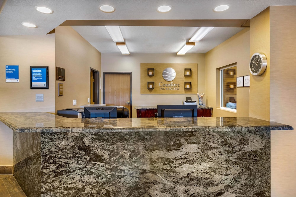 Comfort Inn & Suites Near Temecula Wine Country 5/30