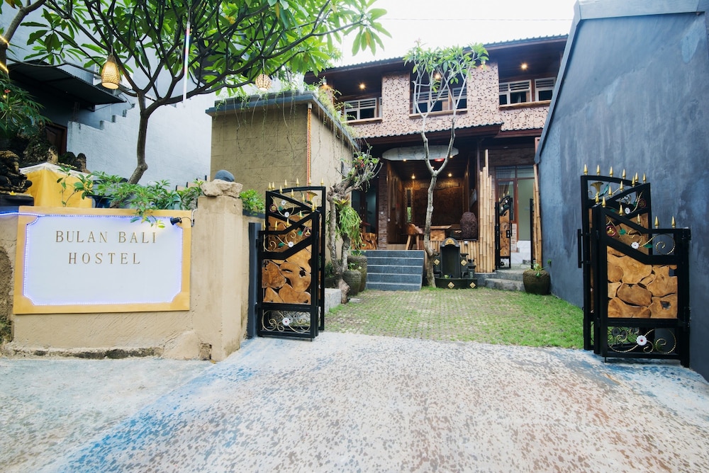 Bulan Bali Hostel 37/45