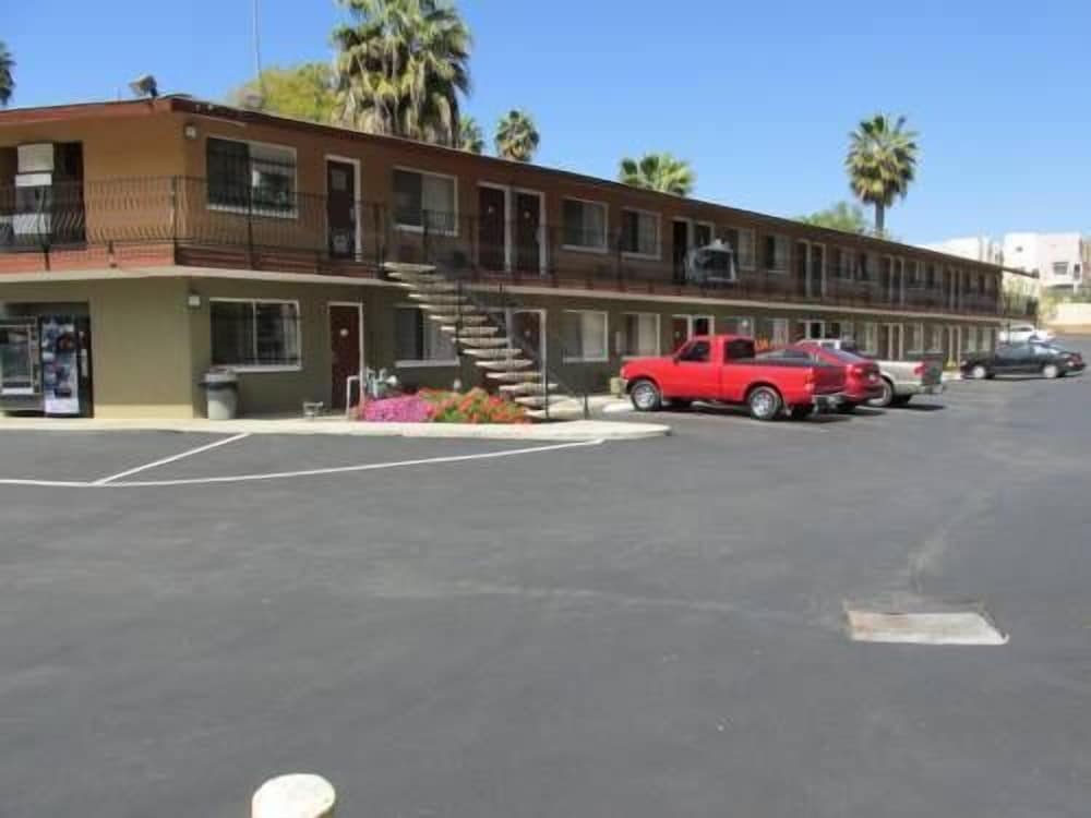 Escondido Lodge 46/56