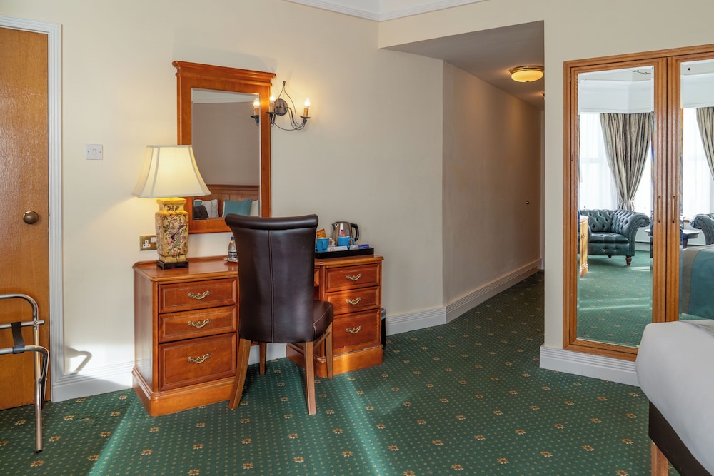 Royal Bath Hotel Bournemouth 8/61