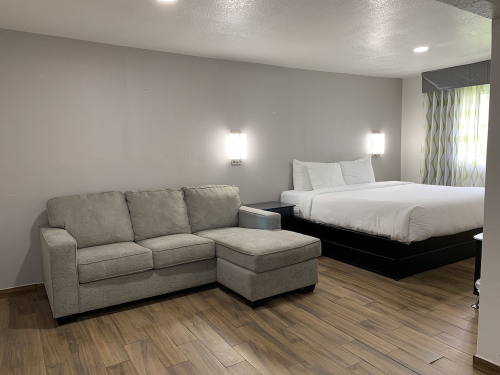 Days Inn by Wyndham Sulphur Springs 32/43