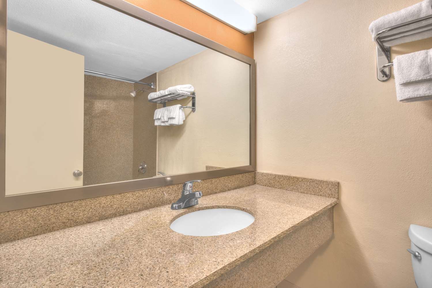 Express Inn - New Cumberland 8/10