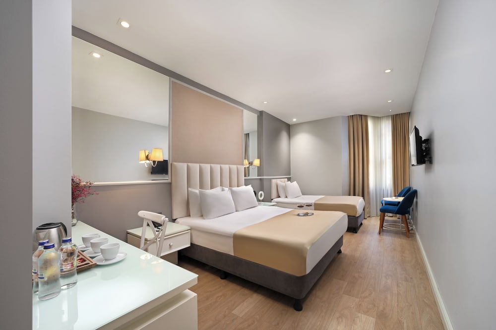 Ess Hotel 6/23