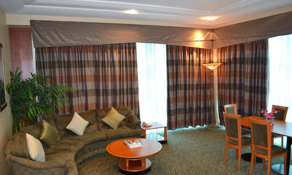 Gulf Court Hotel 34/50