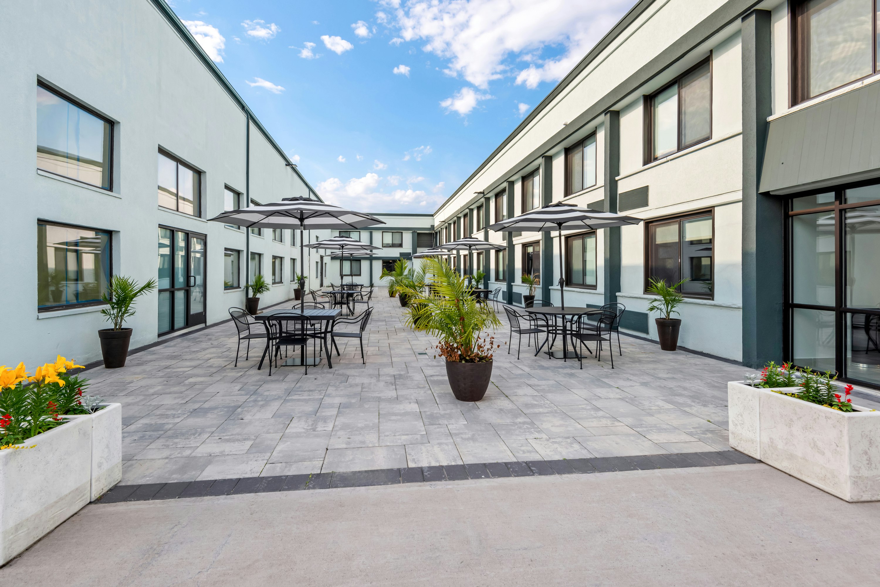 HomeTowne Studios by Red Roof & Conference Center Cortland 48/55