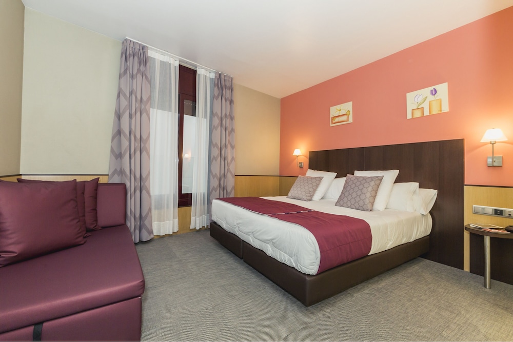 Hotel Ronda Lesseps 32/90