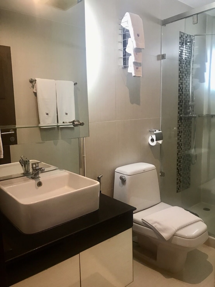 Paradiso Boutique Suites 15/18