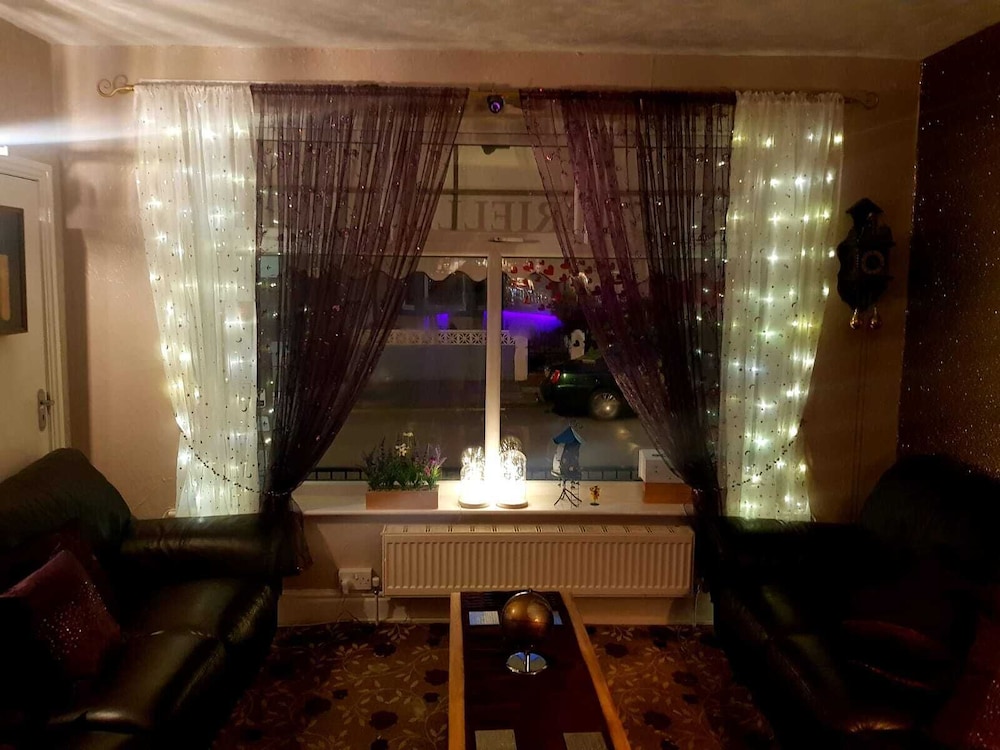 Gabrielle's Hotel 6/44