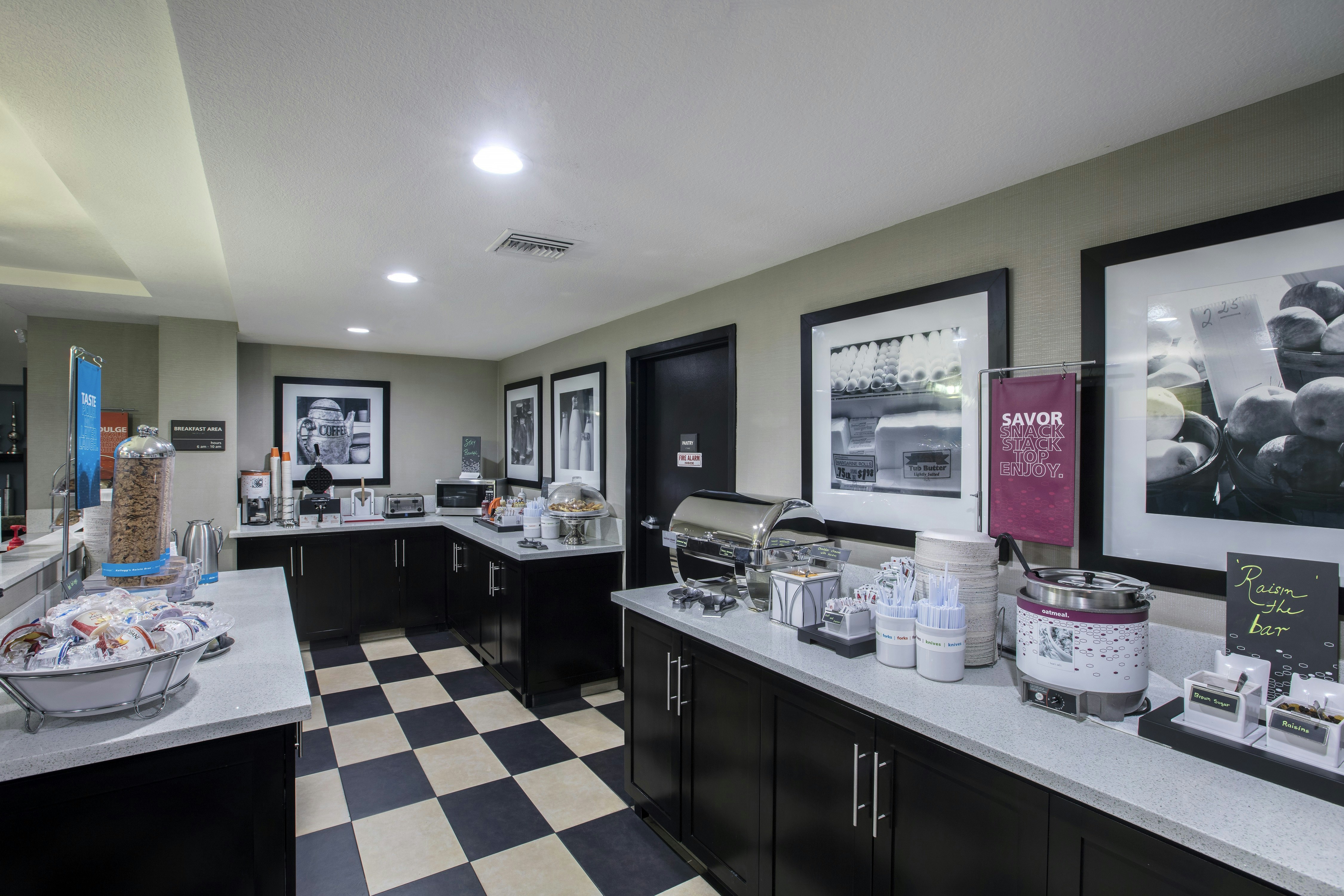 Hampton Inn and Suites Hermosa Beach 35/43