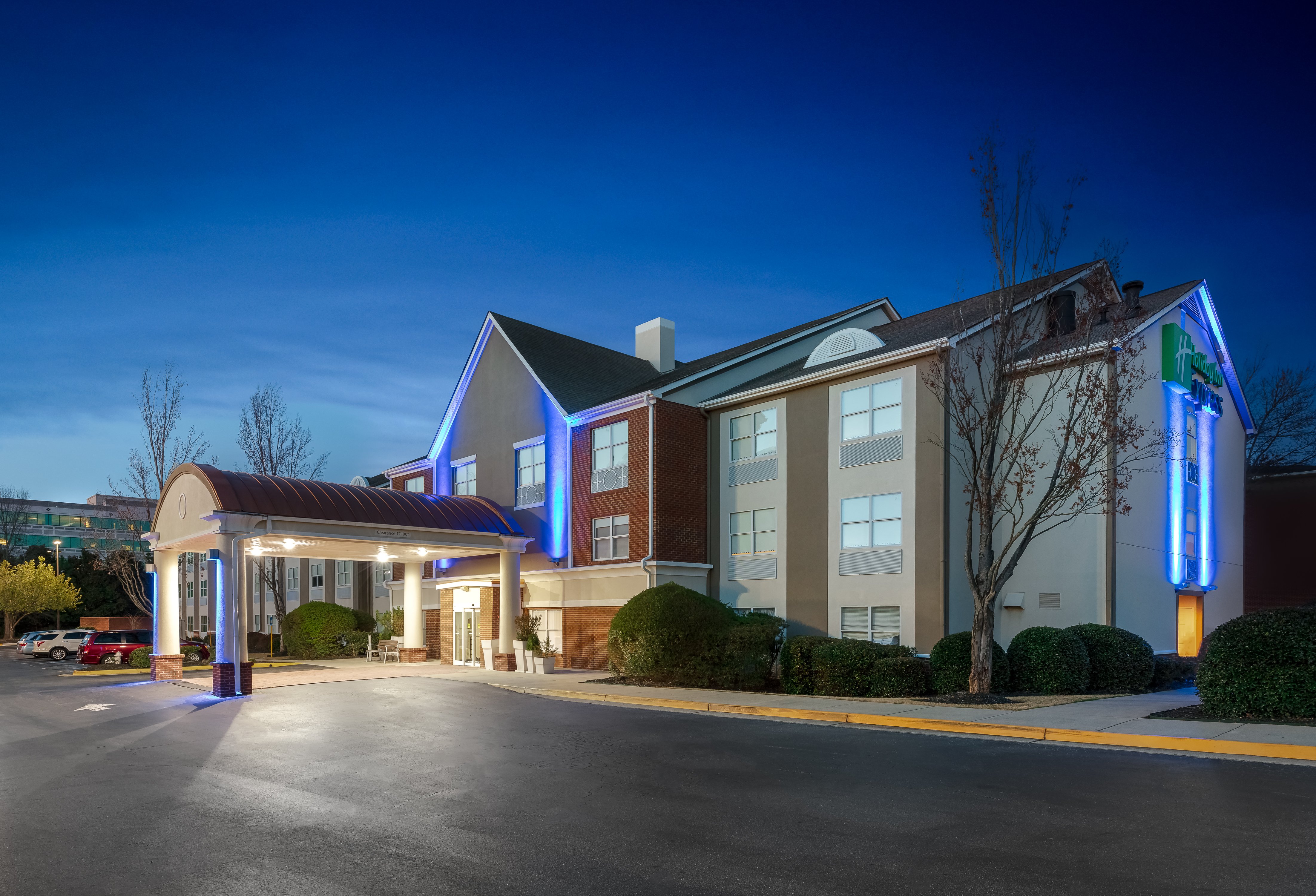 Holiday Inn Express Alpharetta Roswell 65/68