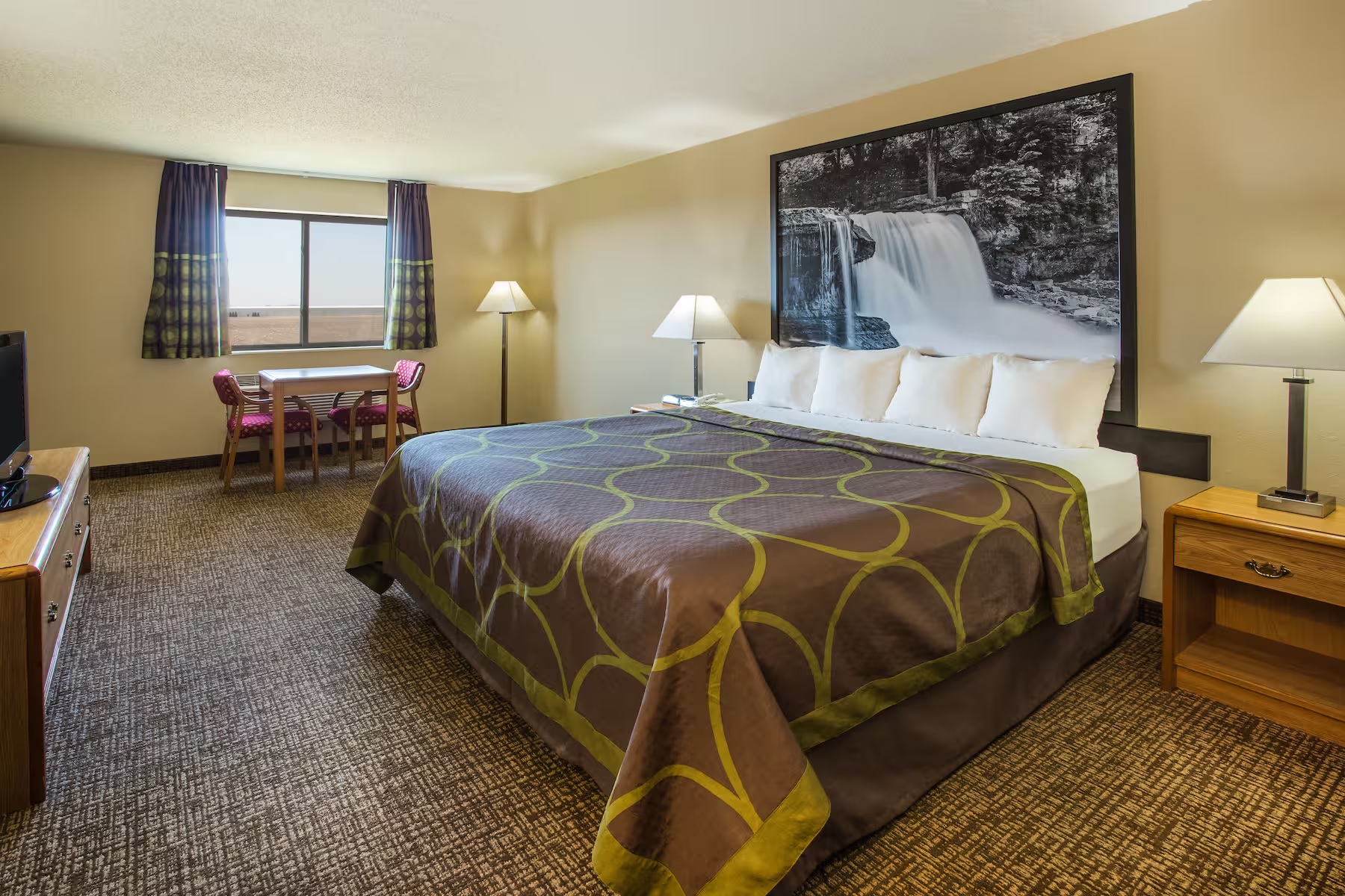 Super 8 by Wyndham Remington 8/16