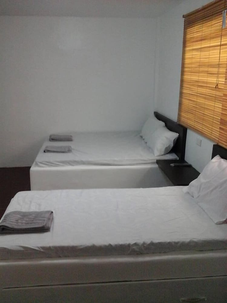 Lolas Lodge 27/59