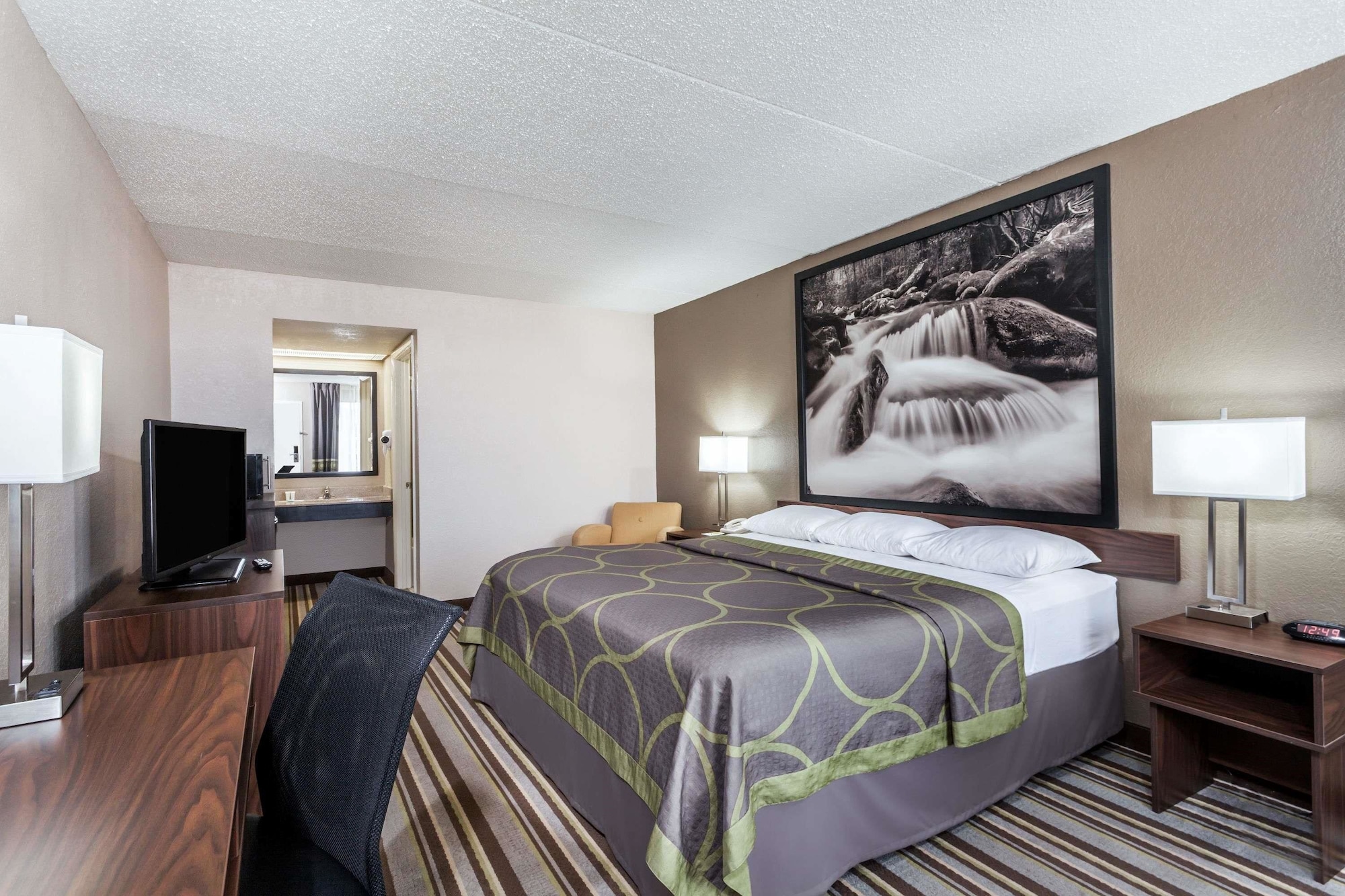 DELUXE, KING BED