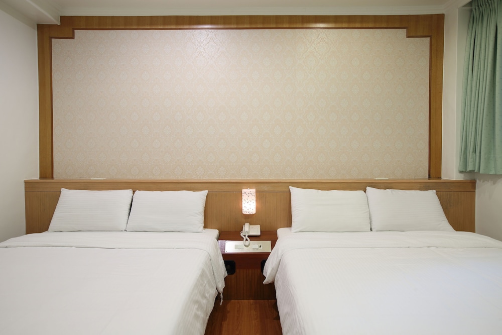 Long Shan Hotel 17/68