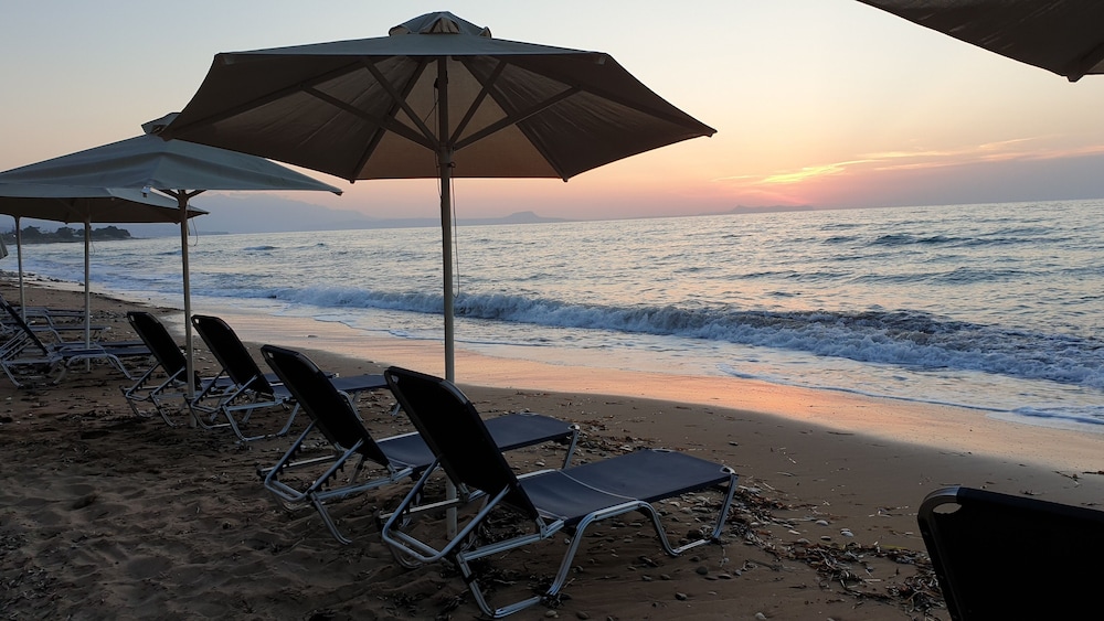 Thalassi Hotel 33/36