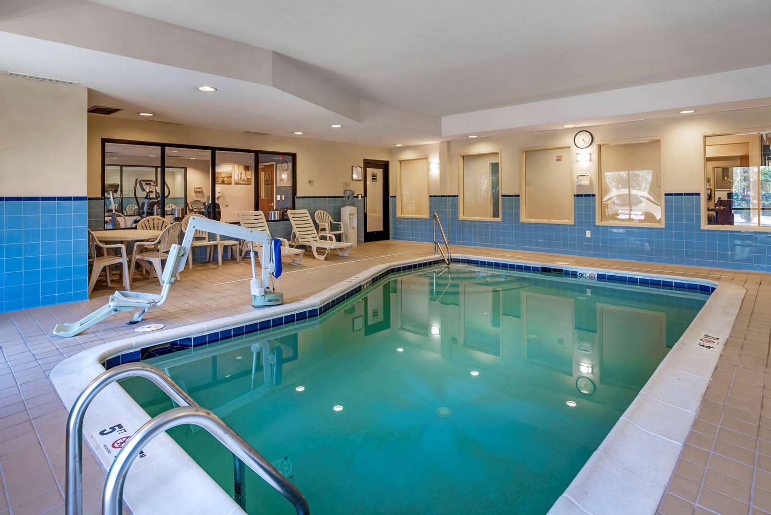 Comfort Suites Fredericksburg North 22/35