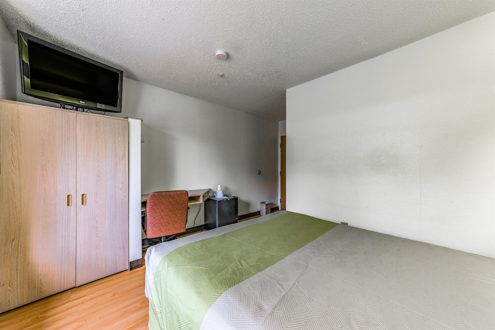 Motel6 Charlotte, NC - University 26/45