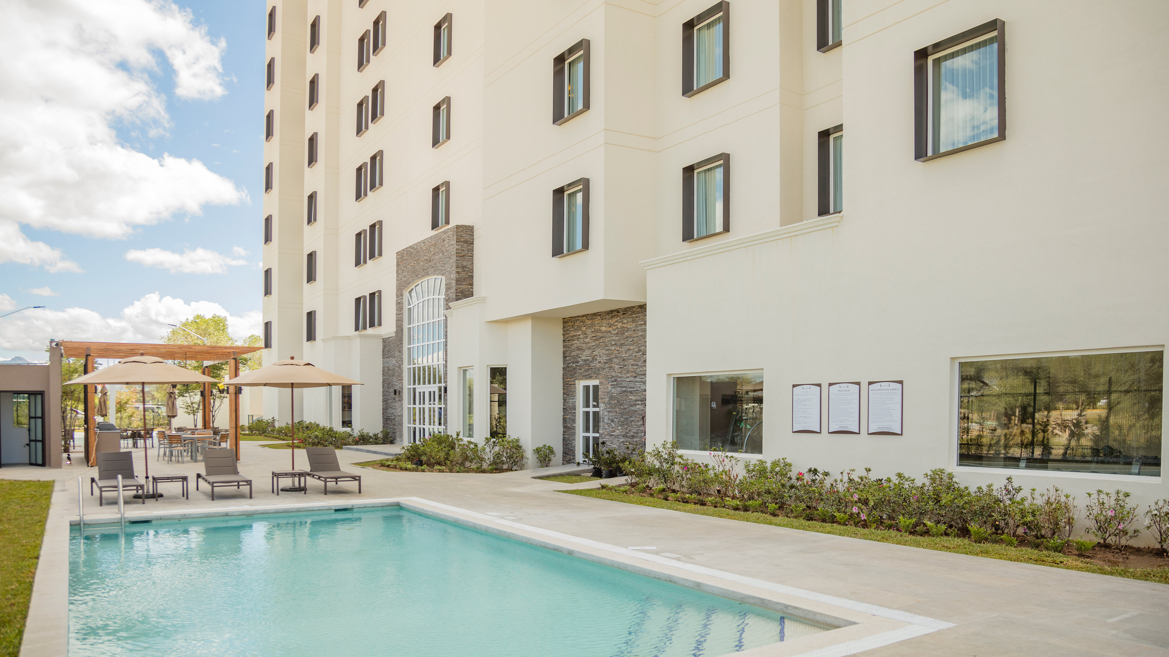 Staybridge Suites Irapuato 34/36