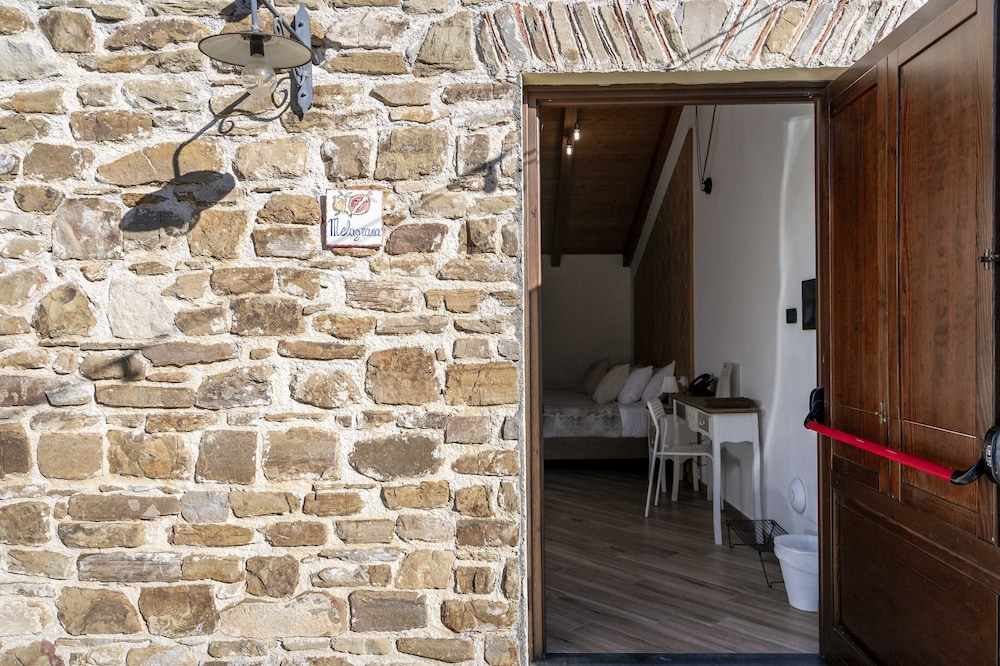 Le Querce Farmhouse 8/48