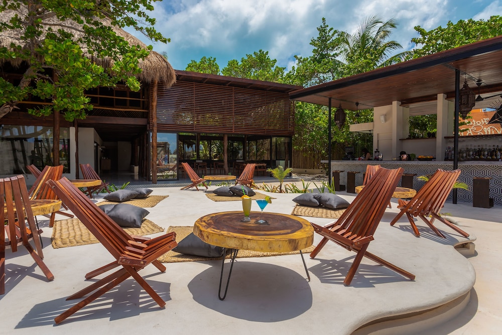 Lotus Beach Hotel 35/49