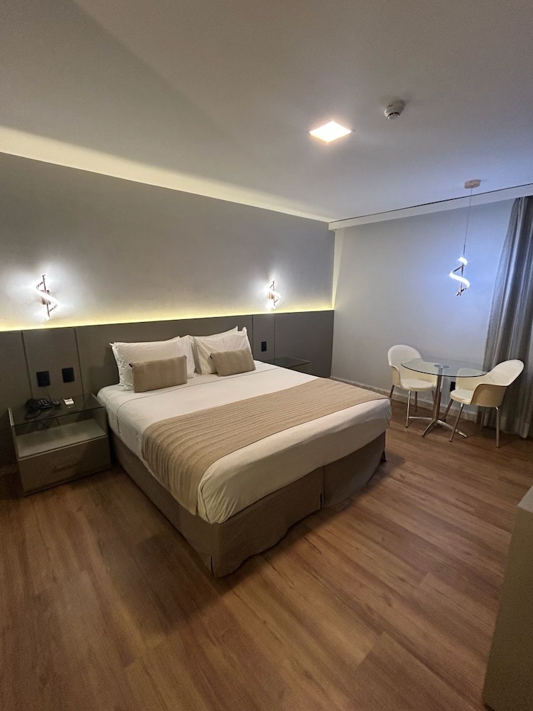 Hotel Maysa 8/21