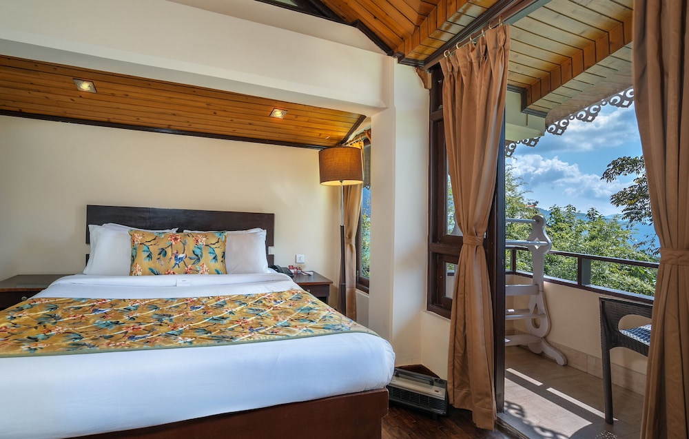 DELUXE, BALCONY
