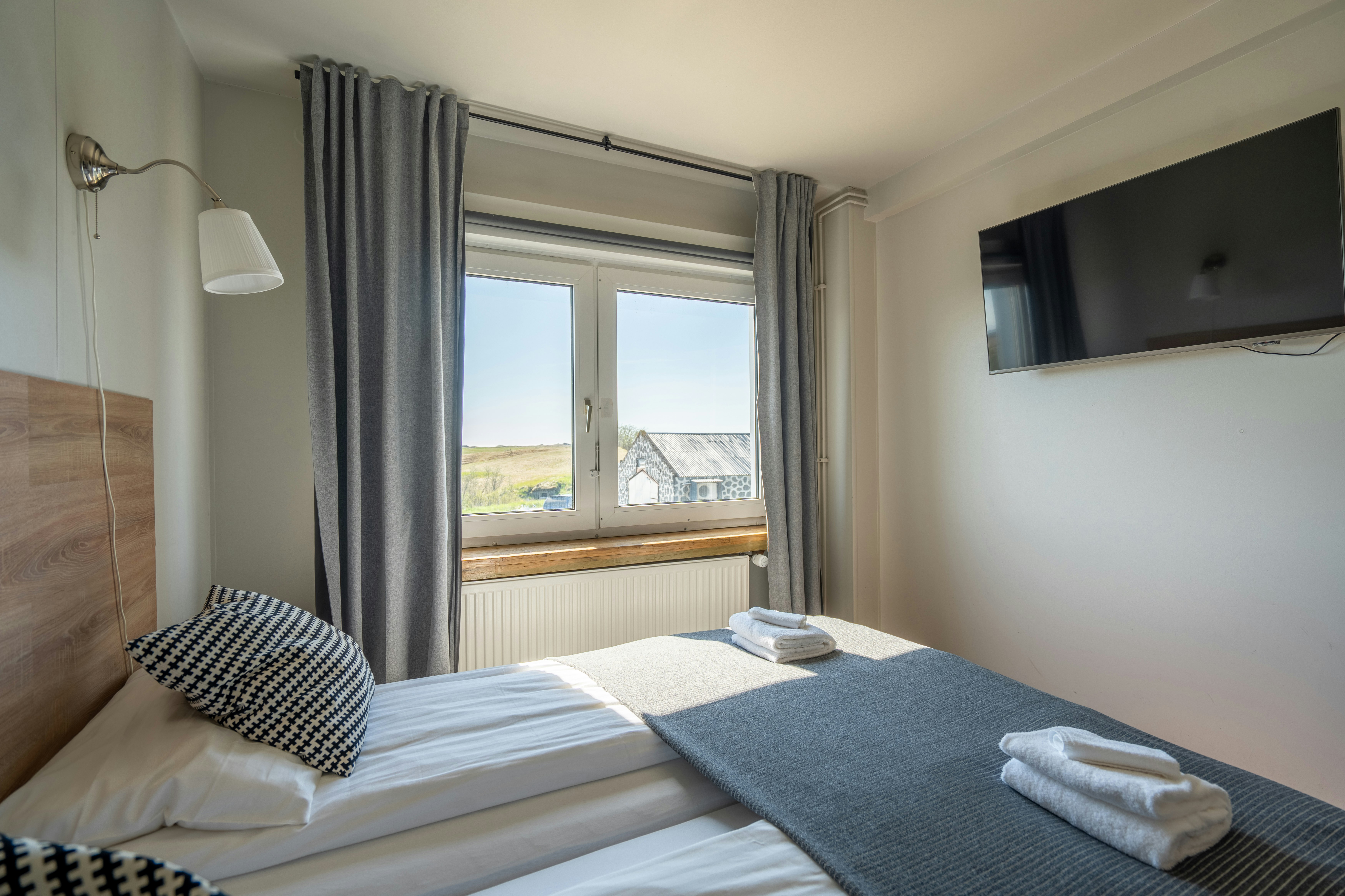 Standard, Double or Twin Bed