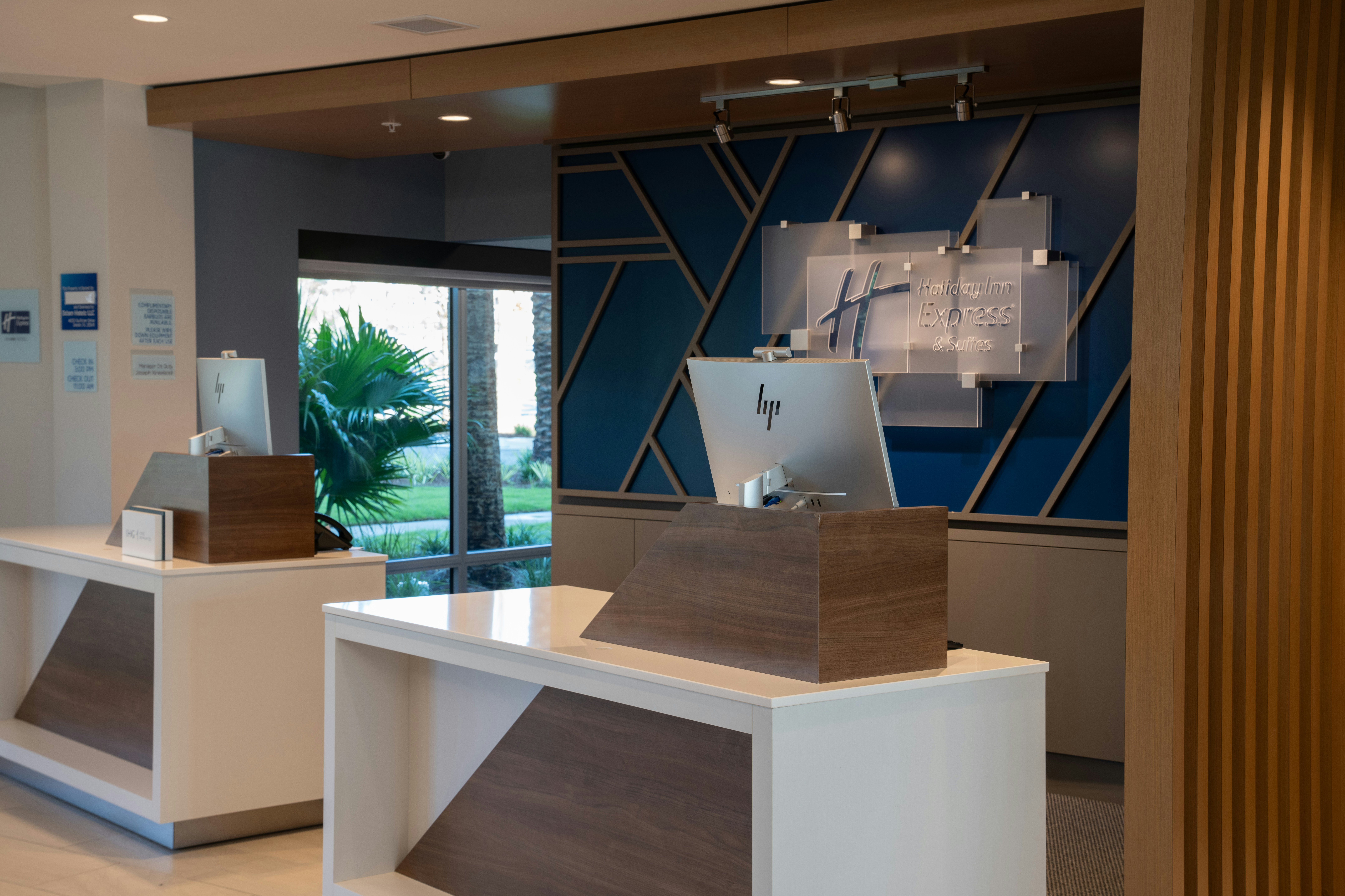 Holiday Inn Express & Suites Fort Walton Beach - Eglin Area, an IHG Hotel 13/50