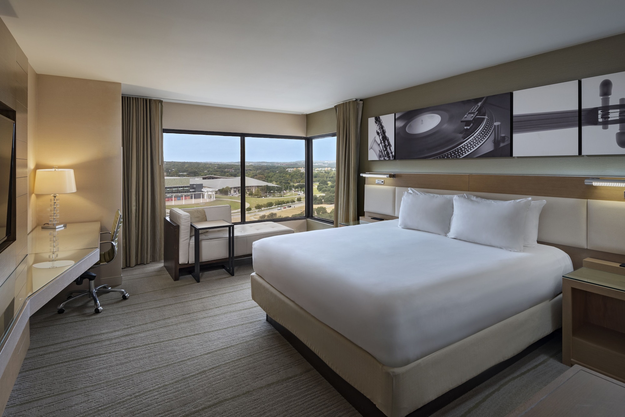 Room, 2 Queen Beds, Lake View, Corner